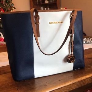 *SOLD* Michael Kors purse